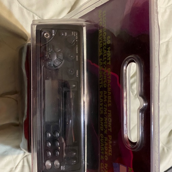 New rampage 60 watt car radio - Picture 3 of 4